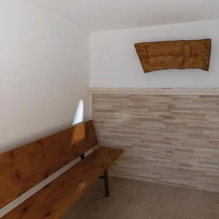 Apartment 1 Bedroom Pet Friendly In Komarna Klek