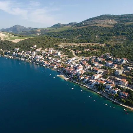 One-bedroom In Komarna Appartement *