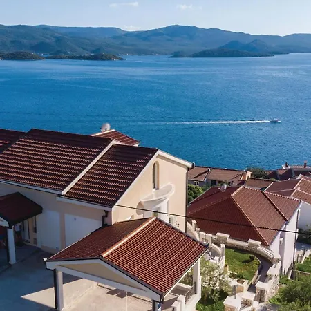 One-bedroom In Komarna Appartement *